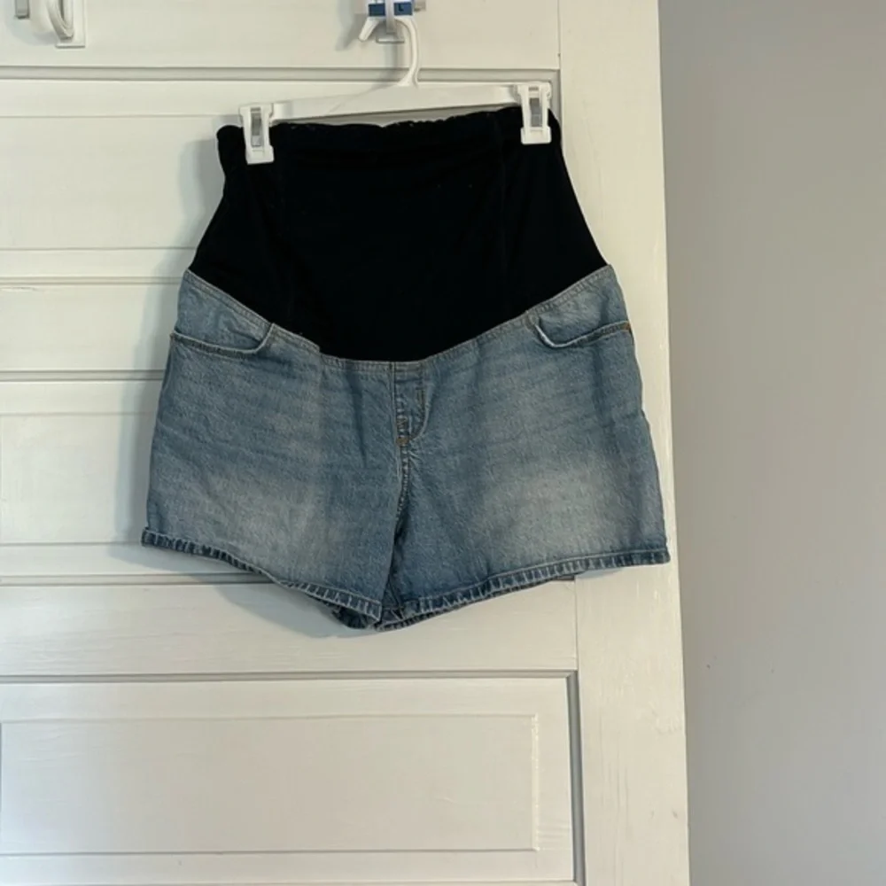 Isabel Maternity Midi Short Jean Shorts - Picture 1 of 3
